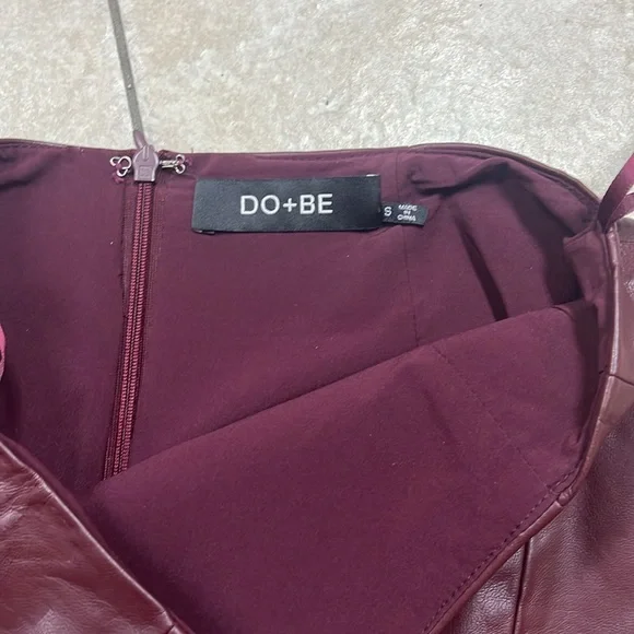 *SOLD* Do+Be Womens Maroon Leather Leg Slit Mini Skirt - Picture 6 of 6
